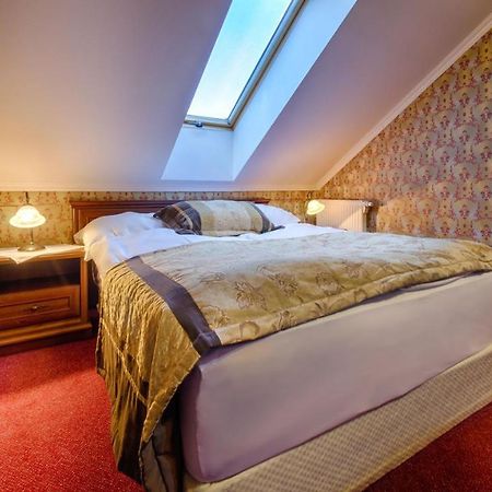 Hotel Tevel Sladkovicovo Bagian luar foto