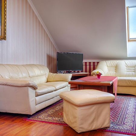 Hotel Tevel Sladkovicovo Bagian luar foto