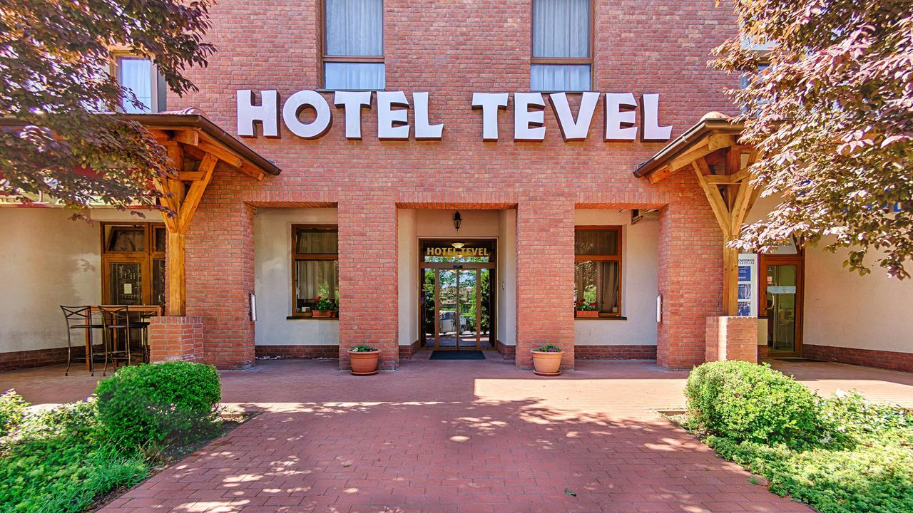 Hotel Tevel Sladkovicovo Bagian luar foto