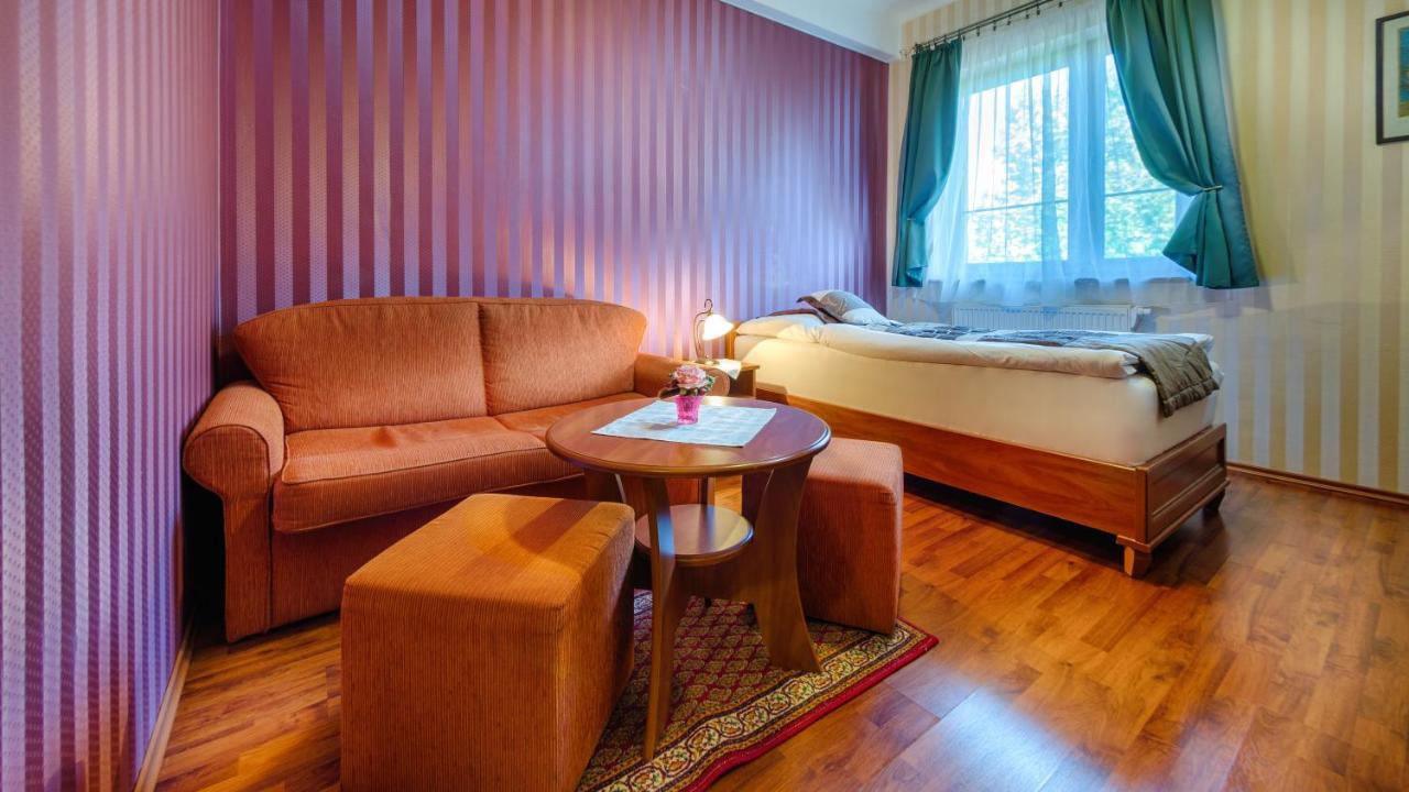 Hotel Tevel Sladkovicovo Bagian luar foto