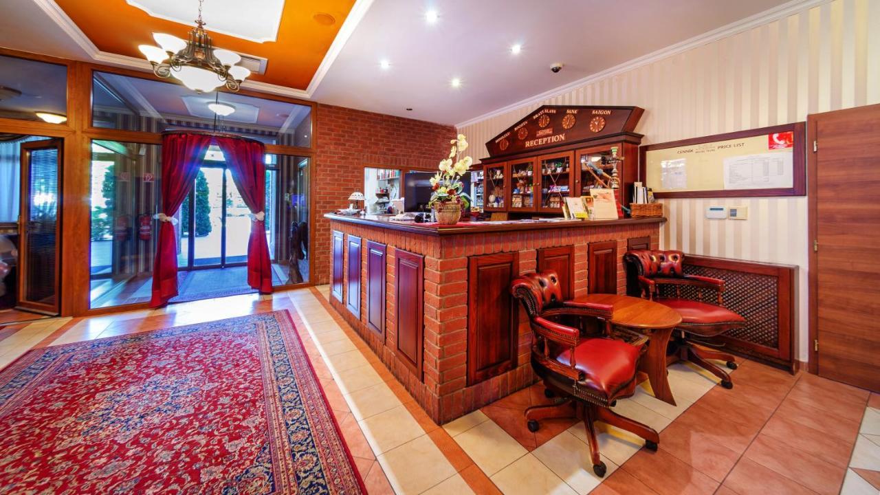 Hotel Tevel Sladkovicovo Bagian luar foto