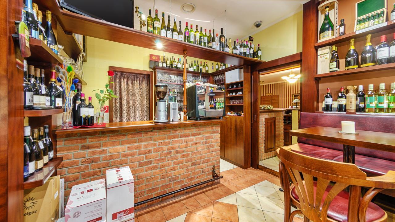 Hotel Tevel Sladkovicovo Bagian luar foto